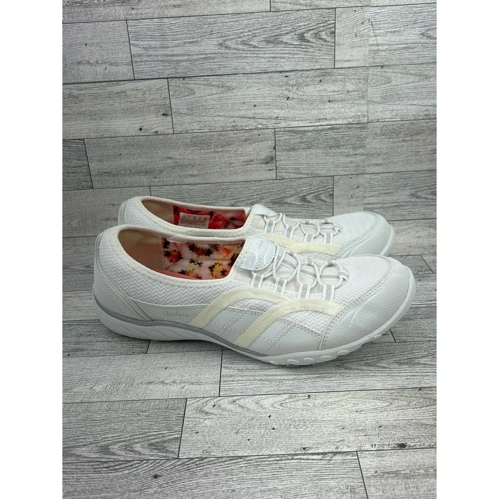 Skechers Relaxed Fit White Memory Foam Slip On Sneakers Shoes‎ Women Sz 10 23030